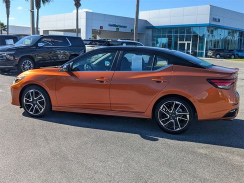 Used 2025 Nissan Sentra SR w/ SR Premium Package image 5