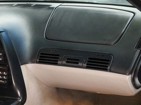 Used 1996 Chevrolet Corvette Convertible RWD image 13