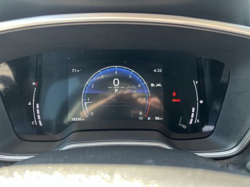 Used 2025 Toyota Corolla Cross XLE w/ Convenience Package AWD/4WD image 17