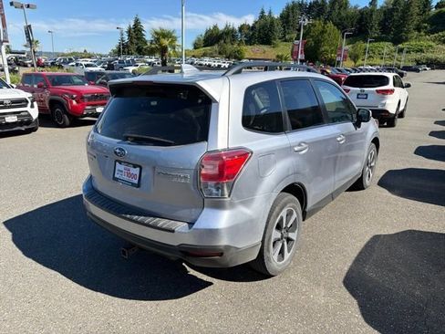 Used 2017 Subaru Forester 2.5i Premium w/ All-Weather Package AWD/4WD image 2
