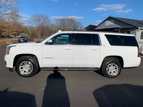 Used 2017 GMC Yukon XL SLE w/ HD Trailering Package image 9