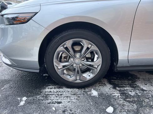 Used 2023 Honda Accord EX image 10