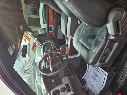 Used 2011 Ford F150 Raptor image 8