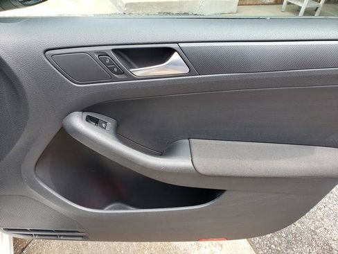 Used 2012 Volkswagen Jetta S FWD image 19