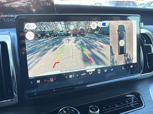 New 2025 Ford Expedition Max Platinum w/ Driver's Package image 29