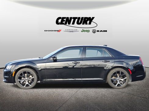 Used 2023 Chrysler 300 S image 7