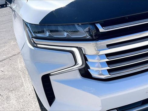 Used 2021 Chevrolet Tahoe High Country w/ Premium Package AWD/4WD image 31