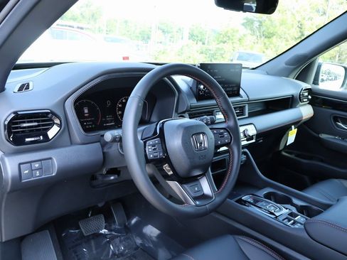 New 2025 Honda Pilot TrailSport image 13