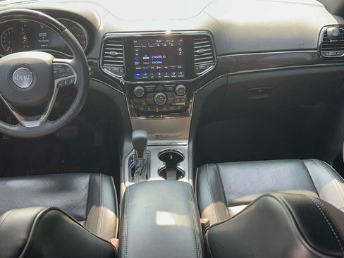 Used 2019 Jeep Grand Cherokee Overland AWD/4WD image 11