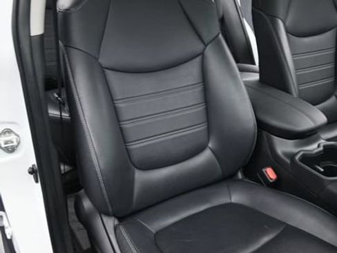 Used 2022 Toyota RAV4 XLE Premium AWD/4WD image 17