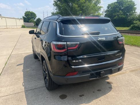 Used 2017 Jeep Compass Limited AWD/4WD image 2