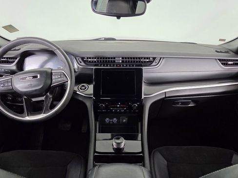 Used 2023 Jeep Grand Cherokee Altitude image 39