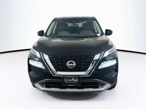 Used 2023 Nissan Rogue SV FWD image 2