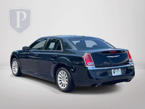Used 2013 Chrysler 300 w/ Driver Convenience Group RWD image 6