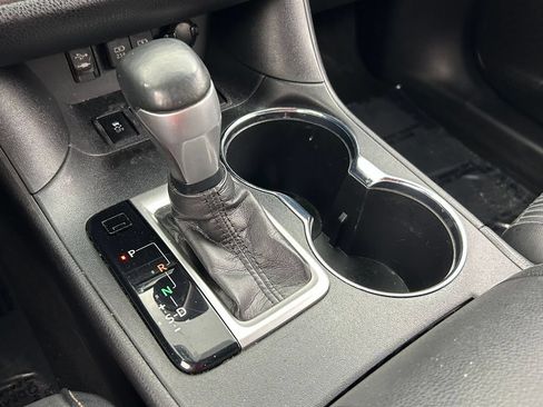 Used 2019 Toyota Highlander Plus FWD image 37