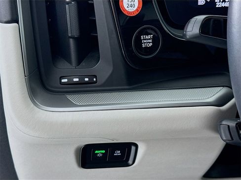 Certified 2024 Porsche Cayenne image 16