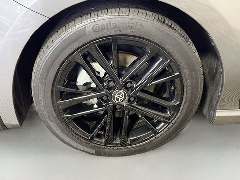 Used 2025 Toyota Camry SE w/ Multimedia Upgrade Package image 14