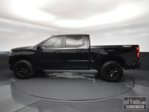 Used 2019 Chevrolet Silverado 1500 LT Trail Boss w/ Convenience Package AWD/4WD image 3