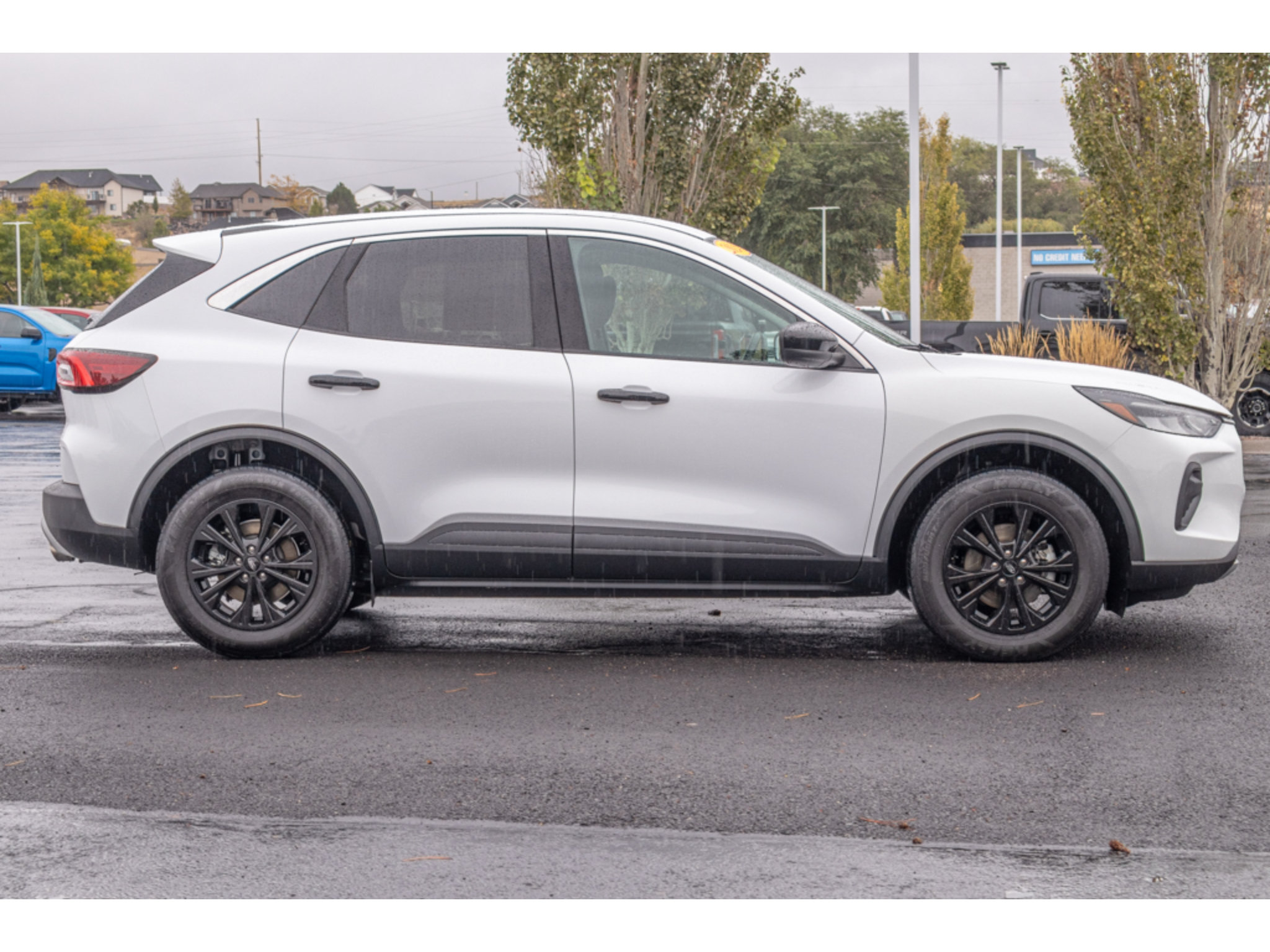 Used 2024 Ford Escape Active AWD/4WD image 2