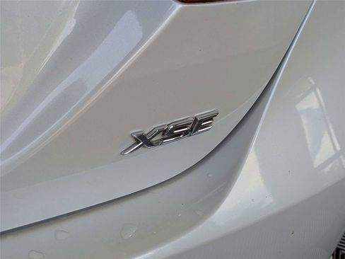 Used 2018 Toyota Camry XSE FWD image 7