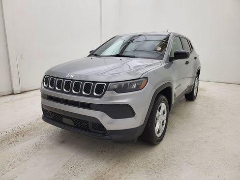 Used 2023 Jeep Compass Sport image 18