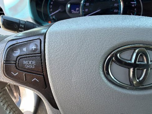 Used 2014 Toyota Sienna Limited w/ Limited Premium Package AWD/4WD image 16