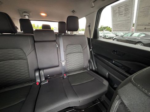 Used 2025 Nissan Pathfinder SV image 40