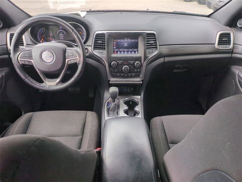 Used 2020 Jeep Grand Cherokee Laredo image 17