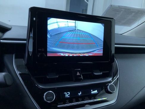 Used 2025 Toyota Corolla LE image 28