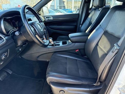 Used 2022 Jeep Grand Cherokee Laredo X image 21