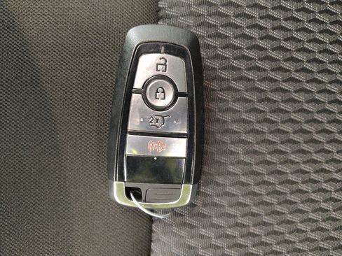 Used 2023 Ford Explorer XLT AWD/4WD image 32