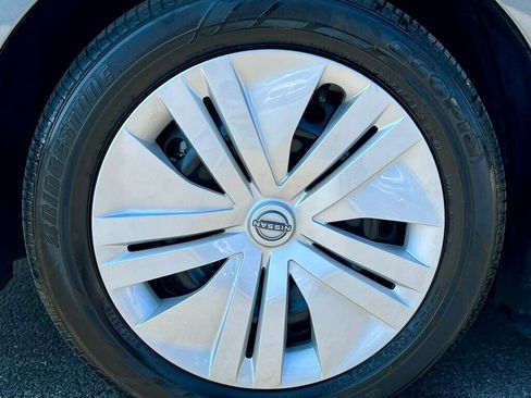 Used 2023 Nissan Leaf S image 29