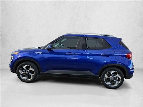 Certified 2024 Hyundai Venue Limited FWD image 9