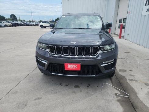 New 2025 Jeep Grand Cherokee Limited w/ Luxury Tech Group II image 8