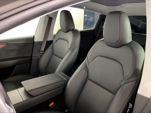 Used 2026 Tesla Model Y Long Range RWD image 23