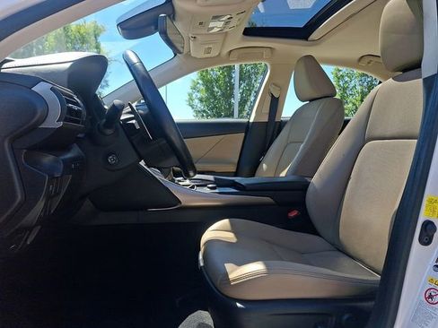 Used 2019 Lexus IS 300 AWD w/ Navigation Package image 13