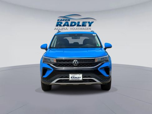 Used 2024 Volkswagen Taos SE image 6