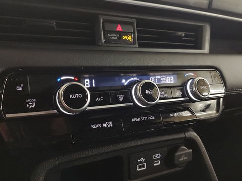 Used 2025 Honda Pilot EX-L image 11