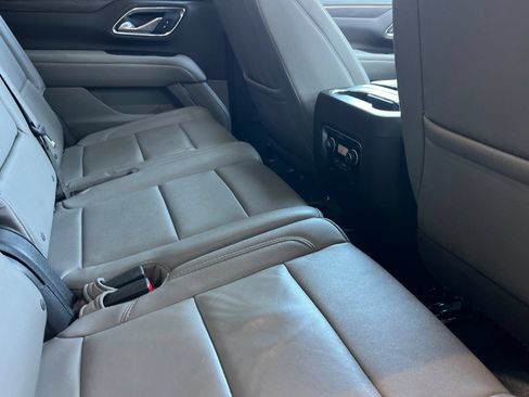 Used 2024 Chevrolet Suburban LT AWD/4WD image 18