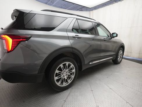 Used 2025 Ford Explorer Active w/ Active Comfort Package AWD/4WD image 37