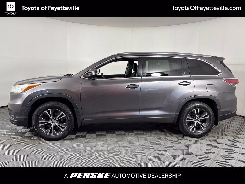 Used 2016 Toyota Highlander XLE AWD/4WD image 18