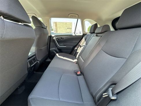 Used 2025 Toyota RAV4 LE image 9