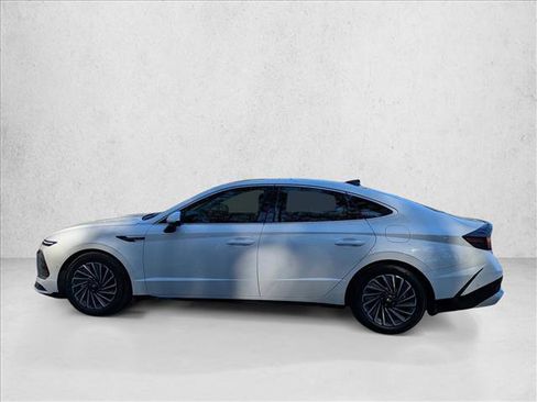 Certified 2025 Hyundai Sonata Limited image 3