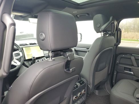 New 2026 Land Rover Defender 130 X-Dynamic SE AWD/4WD image 25