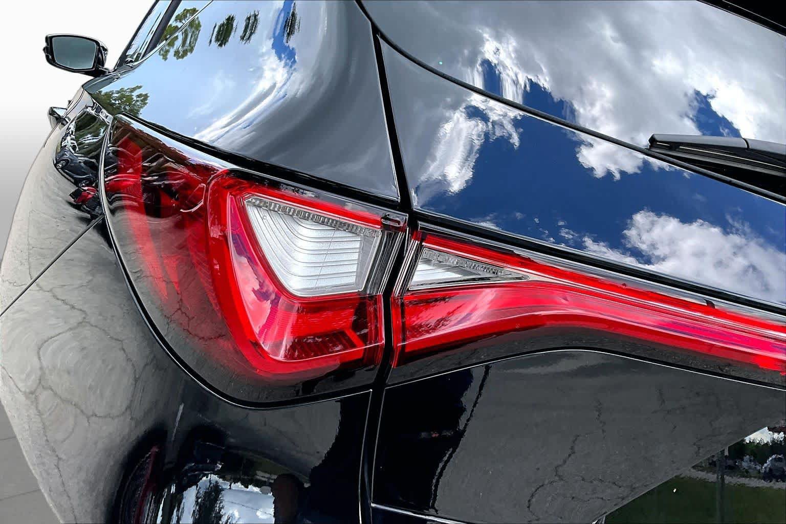 Used 2023 Acura MDX w/ Technology Package AWD/4WD image 29