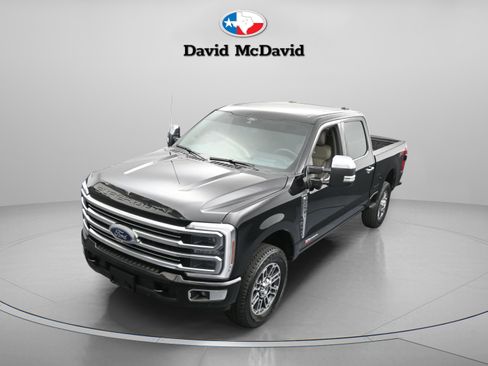 Used 2025 Ford F250 Platinum w/ Platinum Plus Package image 2