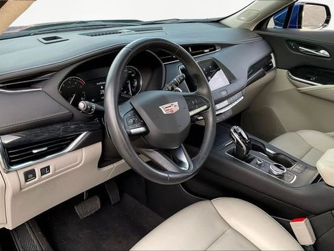 Used 2022 Cadillac XT4 Premium Luxury w/ Driver Awareness Package image 12