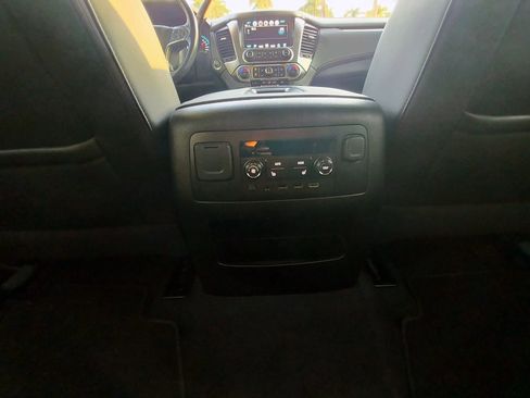 Used 2020 Chevrolet Suburban Premier image 28