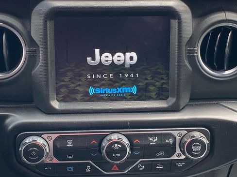 Used 2022 Jeep Wrangler Unlimited Sahara w/ Safety Group AWD/4WD image 6