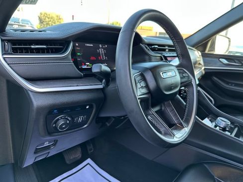Used 2024 Jeep Grand Cherokee Limited 4xe AWD/4WD image 13